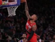 利拉德手感滚烫，带领新疆男篮险胜罗马，赛后一句话霸气侧漏的简单介绍