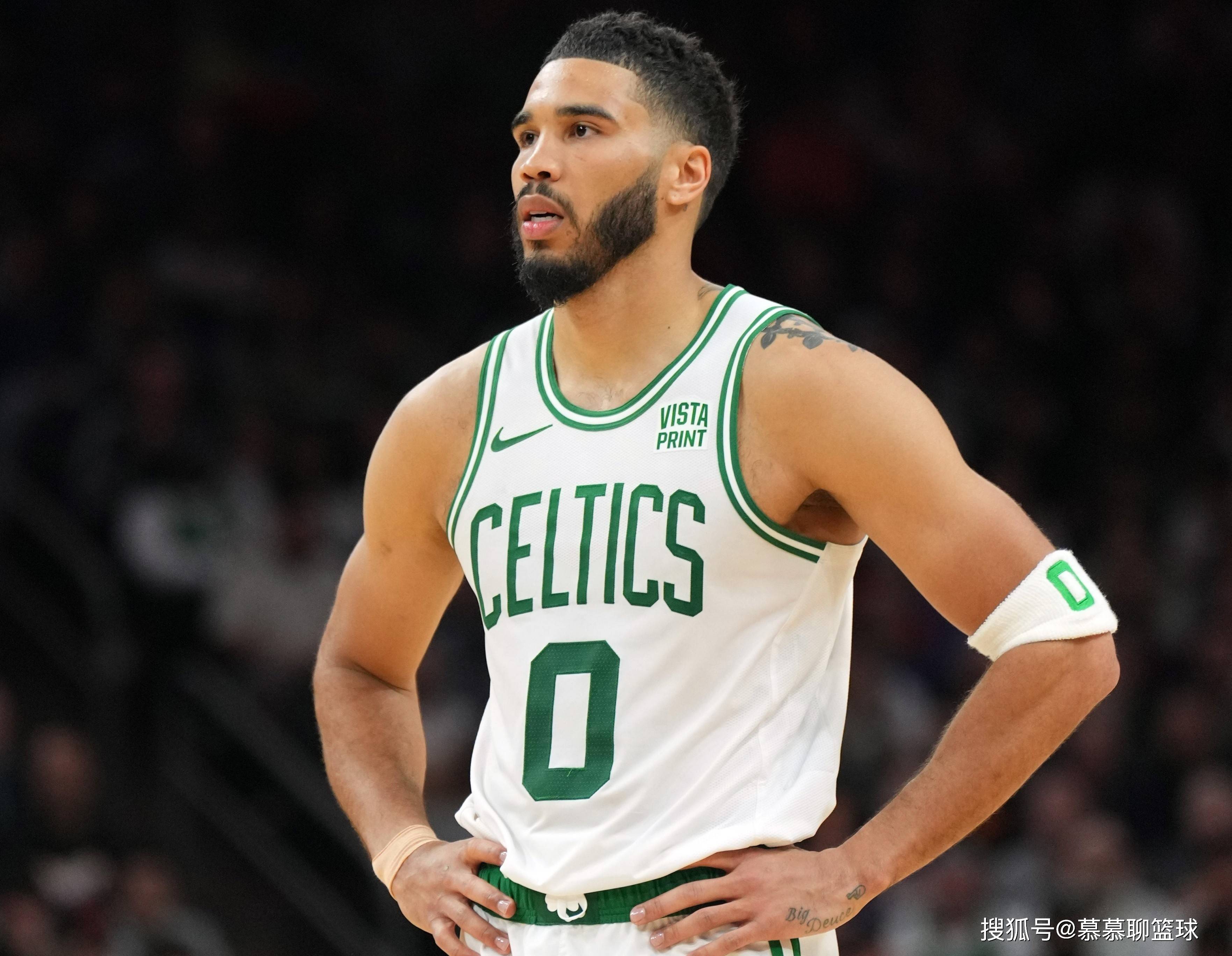 塔图姆连续五场比赛得分超过表现优异,西班牙队不断突破!赛场气氛高涨的简单介绍